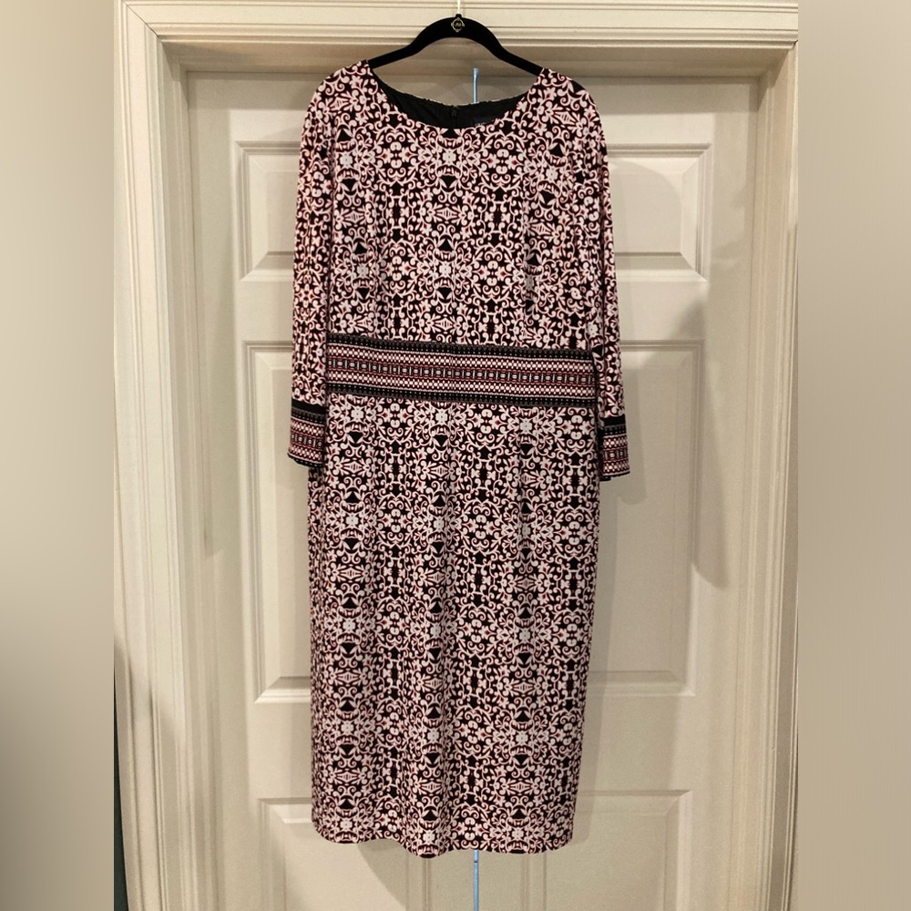 Liz Claiborne dress size 18 color, red white and blue. Great for work.